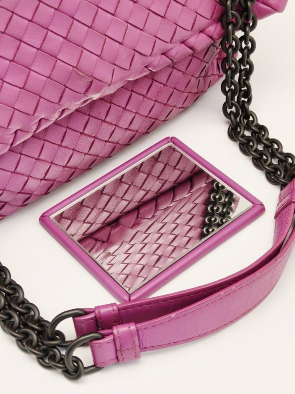 Bottega Veneta Intrecciato Purple Leather Chain Shoulder Bag Black Chain - Picture 3 of 12
